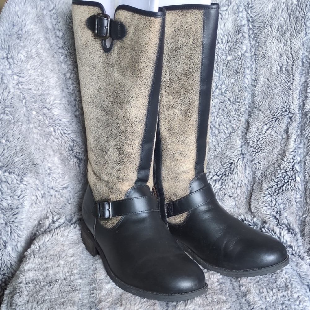 Ugg Chancery leather boots Women's sz 11​​